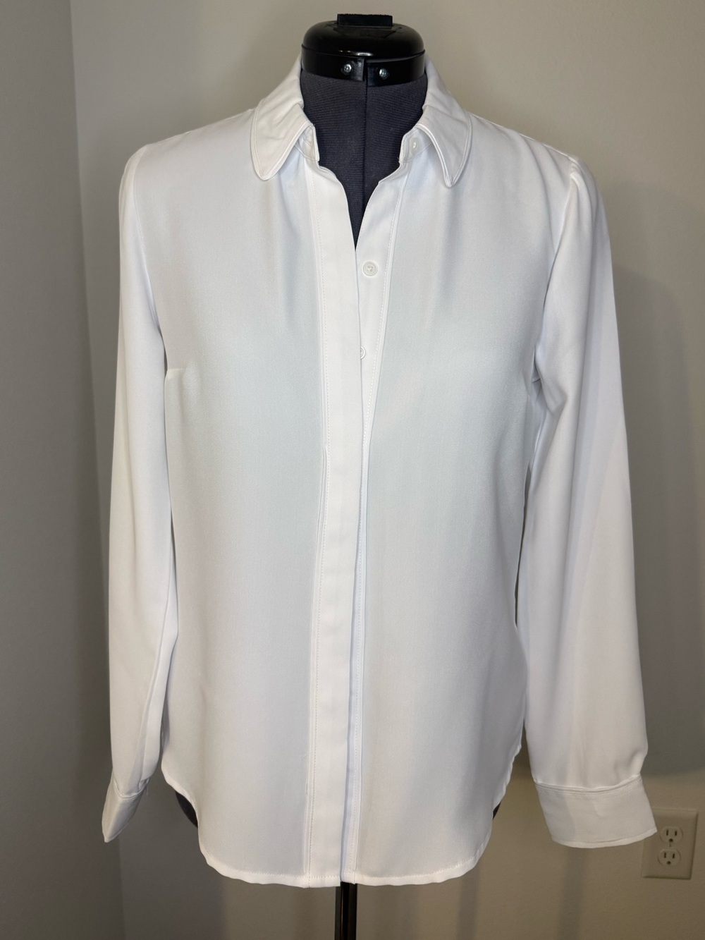 NWT Express Portifino Button Up Blouse Classic Shirt Size XS White